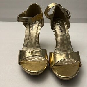 Delicacy Gold rhinestone high heel shoes